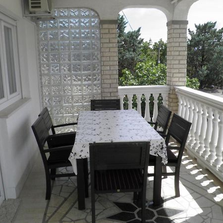 Apartmani S Dvije Spavace Sobe 4 Osobe Selce Exterior photo