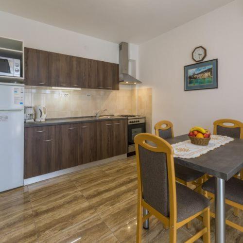 Apartmani S Dvije Spavace Sobe 4 Osobe Selce Exterior photo