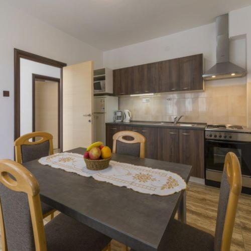 Apartmani S Dvije Spavace Sobe 4 Osobe Selce Exterior photo